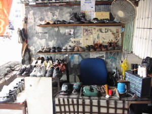 Kedai repair kasut near me